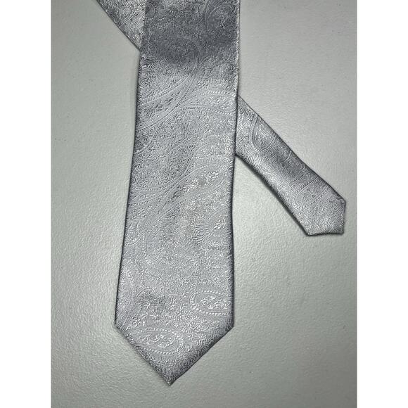 Paul Frederick Silver Paisley Print Silk Tie Mens Necktie 3 1/4" x 61" - Picture 1 of 8